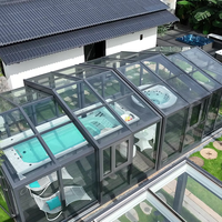 Kit de véranda mobile électrique préfabriquée moderne personnalisée avec écran rétractable et cloison de piscine extérieure en verre trempé