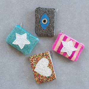 Porte-monnaie brodé à la main avec perles détaillées - Product Image 5