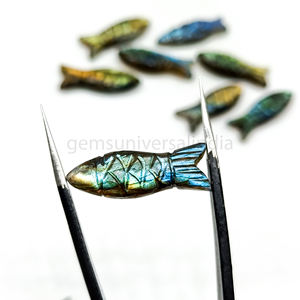 Perles de pierre précieuse en vrac sculptées de poisson Labradorite Flashy naturel 25mm Charmes de sculpture d'animaux en pierre Labradorite pour la fabrication de bijoux en vrac - Product Image 5