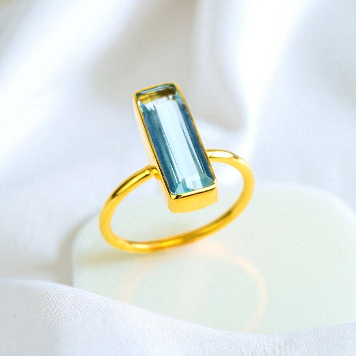 ควอตซ์บุษราคัมสีฟ้า