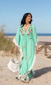 Nueva moda Color sólido Floral bordado cuello en V mujer largo Maxi vestido con cordones hasta el suelo tela para ocasiones de playa - Product Image 2