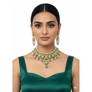 Gargantilla nupcial chapada en oro de 18 quilates con diseño clásico de Kundan Meena - Product Image 1