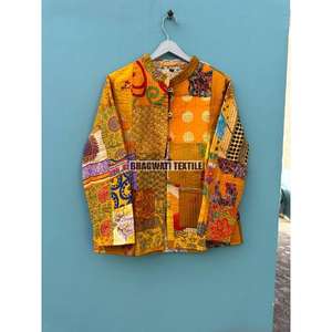 Veste matelassée légère faite à la main en coton indien avec imprimé patchwork jaune superposition respirante et chaude pour chaque saison - Product Image 3