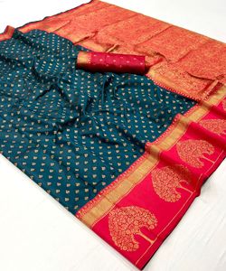 El último diseñador suave Banarasi Paithani con el borde tejido de cobre Zari Saree de Fab Zone - Product Image 6