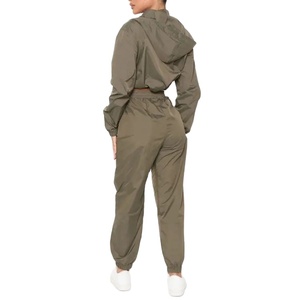 Chándal de mujer con logotipo personalizado, conjuntos de 2 piezas, cortavientos, ligero, con cremallera completa, conjunto de Jogger con capucha 2026 - Product Image 3