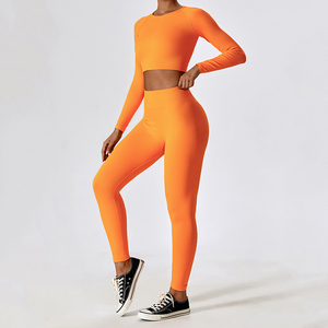 Mode de haute qualité Leggings et haut ensemble logo personnalisé sans couture couleur unie femme ensembles de sport - Product Image 6