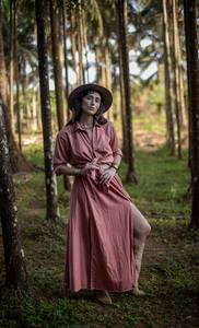 All Is Love Boho Jupe 100% coton biologique respirant teint uni avec poches hautes fentes Taille naturelle Disponible en rose - Product Image 5