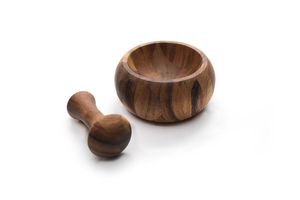Mortero y pilón de madera pesada que proporciona un peso estable para moler especias, hierbas y mezclas, produciendo texturas consistentes. - Product Image 6