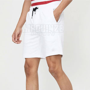 Pantalones cortos deportivos ligeros transpirables con cintura elástica para hombre, hechos en Pakistán - Product Image 2