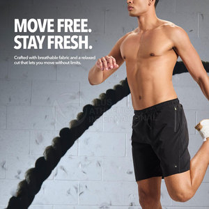 Pantalones cortos deportivos de secado rápido para hombres Estilo básico con material transpirable y diseño de cintura flexible Pantalones cortos de entrenamiento para correr para hombres - Product Image 3