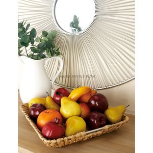 Plateau de service rectangulaire doré élégant avec finition polie et design minimaliste, parfait pour les repas élégants et la décoration intérieure - Product Image 2