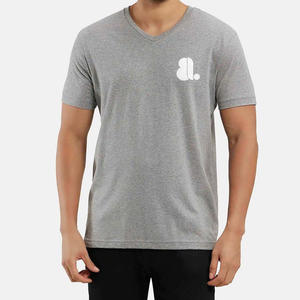 Nouveau T-shirt pour homme à col en V, couleur unie, manches courtes, vente en gros, T-shirts pour homme à col en V, manches courtes, 100% coton, vierge - Product Image 1