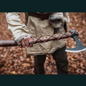 Hacha Vikinga Hecha a Mano de Acero al Carbono con Mango de Madera, Hacha con Pelo, Supervivencia al Aire Libre, Cabeza de Hacha de Acero de Damasco con Alto Contenido de Carbono - Product Image 6