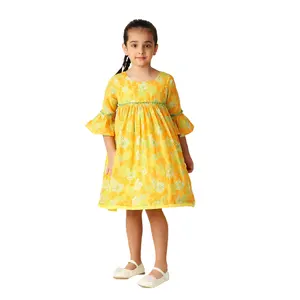 सबसे अच्छा बेच कपास मेड ड्रेस पुष्प डिज़ाइन मुद्रित और घुटने की लंबाई के साथ लड़कियों पहने गर्मियों के मौसम पोशाक