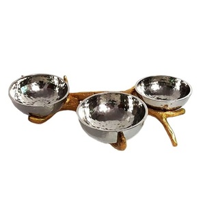 Bols de service décoratifs en aluminium de haute qualité avec support à feuilles dorées pour la décoration de service de restaurant et d'hôtel - Product Image 5