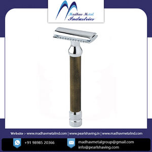 Compre una maquinilla de afeitar de acero inoxidable clásica de alta calidad disponible a un precio competitivo - Product Image 2