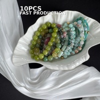 Bracelet Papillon Bohème Fait Main Vert Perlé avec Éclats de Turquoise, Élégant et Tendance, Plaqué Or 18K, Perle d'Eau Douce, Bijou Bohème