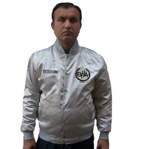 แจ็กเก็ตเบสบอลผ้าซาตินสีทองสั่งทำแจ็คเก็ตบอมเบอร์ขนาดพิเศษพร้อมกระดุมตกแต่งโพลีเอสเตอร์ซับในฤดูร้อนพิมพ์ลาย - Product Image 5