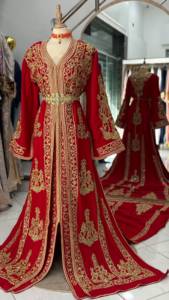 Impresionante y Elegante Vestido Takchita Caftán Marroquí para Mujer, Adornado con Cuentas de Cristal, Perlas Dabka y Pedrería, Cuello en V, Largo - Product Image 3