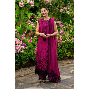 Conjunto de 3 piezas Rang Rasiya: Camisa sin mangas de gasa bordada con lentejuelas, Dupatta de red Khaddi bordada y Pantalones bordados - BIC-4888 Transpirable - Product Image 1