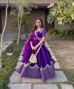 Nouveau Look riche fête porter taffetas tissu Lehenga Choli avec Dupatta femmes indiennes porter semi-cousu en gros Surat vêtement - Product Image 5