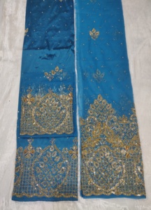 Collection Empress : Luxueuse robe de couture nigériane rouge George avec de riches broderies de pierres et des miroirs complexes pour les célébrations festives - Product Image 5