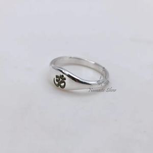 Anillo Om de Plata de Ley 925 con Símbolo Aum, Hecho a Mano, Bañado en Rodio, Grabado Personalizado, Joyería de Yoga para Meditación, Regalo Espiritual - Product Image 4