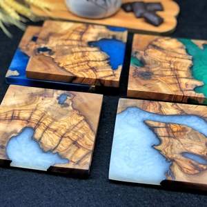 Posavasos de madera de nogal de resina epoxi modernos hechos a mano impermeables personalizados de lujo para uso promocional de decoración del hogar - Product Image 4