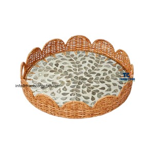 Bandeja redonda de ratán de Vietnam más vendida con incrustaciones elegantes de madreperla, carcasa de Capiz para bandeja de servicio de cocina casera - Product Image 1