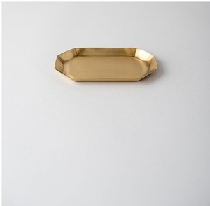 Plateau de service élégant et sophistiqué en laiton avec motifs ethniques et élégance royale pour un service festif et un affichage décoratif - Product Image 5