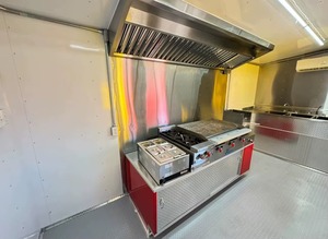 Chariot à café multifonction en acier inoxydable Mini Food Truck Trailer avec 220v pour la crème glacée et les services alimentaires mobiles - Product Image 3