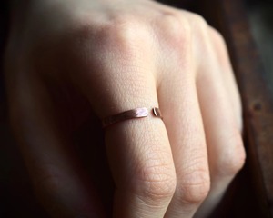 Bague pour hommes et femmes, bague en cuivre martelé pour l'équilibre, bague en cuivre martelé de luxe pour la santé, cuivre pur martelé - Product Image 1