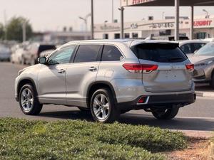 Toyota Highlander SUV 2019 Gris Argenté Phares Halogènes Toit Ouvrant Conduite à Gauche - Product Image 3