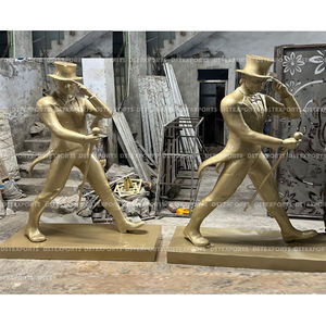 Achetez une statue de Johnny Walker grandeur nature, moderne, en fibre de verre, légère, couleur personnalisée, taille personnalisée pour la décoration d'événements de mariage - Product Image 1