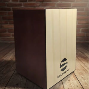 Cajón SOLOBEAT Serie MasterCraft, Construcción de Precisión, Rendimiento Profesional, Bronce B20, Caja de Percusión Acústica, Bajos de Alto Rendimiento - Product Image 1