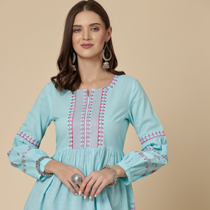 Débardeur en coton vintage brodé bleu turquoise pour femme, teint en pièce, produit en gros fait main à prix de gros - Product Image 1