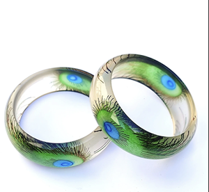 Bracelet manchette artisanal haut de gamme personnalisé en résine style ange vintage pour femme, fabriqué en Inde - Product Image 3