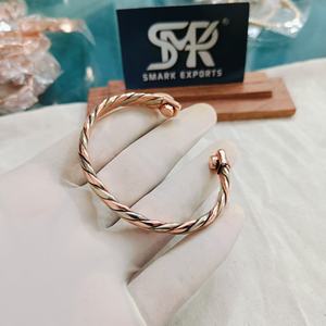 Bracelet jonc torsadé magnétique en cuivre, ajustable, fait main, traditionnel, léger, poli, design corde, pour homme - Product Image 3