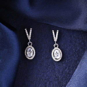 Pendientes Colgantes Ovalados con Baño de Oro de 18K y 14K, Diseño de Halo Plateado, con Símbolo Cristiano y Patrón Geométrico de Diamantes, para Bodas y Fiestas - Product Image 2