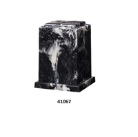 Urne adulte de crémation de cube carré en marbre de culture blanche faite à la main pour l'urne funéraire de cendres humaines pour une utilisation polyvalente