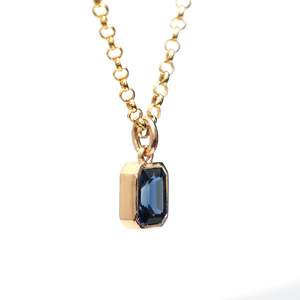 Bijoux de naissance, pendentif en saphir bleu naturel, charme en or jaune pur 14 carats, charme délicat de luxe pour elle, vente en gros - Product Image 4