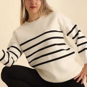 Nouveau sweat-shirt imprimé pour femmes avec style de bande de logo personnalisé pour le placement du logo avant d'hiver - Product Image 1