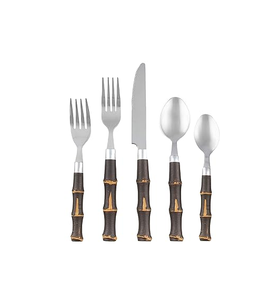 Juego de cubiertos Cuchara de acero inoxidable Logotipo personalizado y diseño Cuchara Tenedor y juego de cuchillos al por mayor Artesanía a precio de granel - Product Image 1