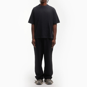 เสื้อยืดโอเวอร์ไซส์ผู้ชาย สีดำ ล้างสีแบบ Acid Wash ผ้าคอตตอนหนา 300GSM ทรงหลวมไหล่ตก สไตล์สตรีทแวร์ เสื้อยืดเปล่าไม่มีลาย - Product Image 3