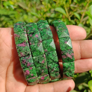 กำไลข้อมือผู้หญิงสไตล์คลาสสิก ประดับคริสตัลและลูกปัดพลอยขัดเงา สำหรับบำบัดพลังงานและเสริมดวง ของขวัญแฟชั่น ขายส่ง - Product Image 1