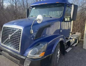 รถบรรทุกขนส่งสินค้าทางไกลรุ่น VNL64T300 แบบ Day Cab ออกแบบมาเพื่อการใช้งานประจำวันและบริการขนส่งระหว่างพื้นที่ - Product Image 6