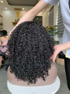 Extensiones de cabello humano con cierre de color natural y peluca rizada frontal de tamaño personalizado - Product Image 6