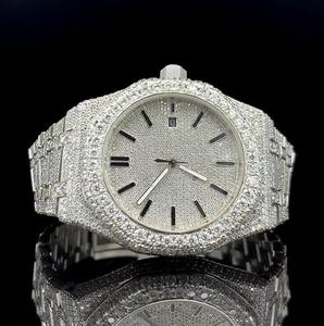 Offre Spéciale luxe hommes mouvement à Quartz montre Style glacé plein CZ réglage boîtier en alliage verre fenêtre pointeur affaires Hip Hop bande - Product Image 1