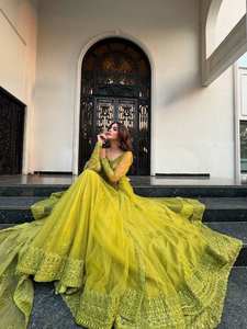 Chemisier en rayonne pakistanaise traditionnelle indienne élégante broderie miroir pour l'été et l'hiver vêtements de fête Navratri adaptés Lehenga Choli - Product Image 2