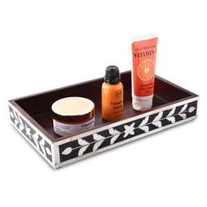 Nouvel Arrivage Plateau de Service Carré/Rectangulaire Européen en Bois Poli Fait Main avec Incrustation en Résine Osseuse, Design Floral Unique et Rangement Intégré - Product Image 3